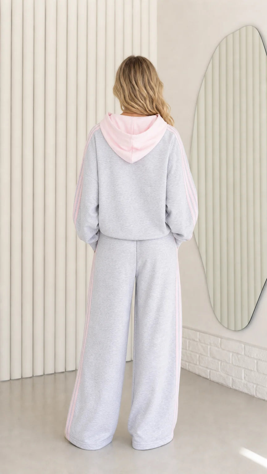 Conjunto de chándal con sudadera de rayas y pantalón ancho