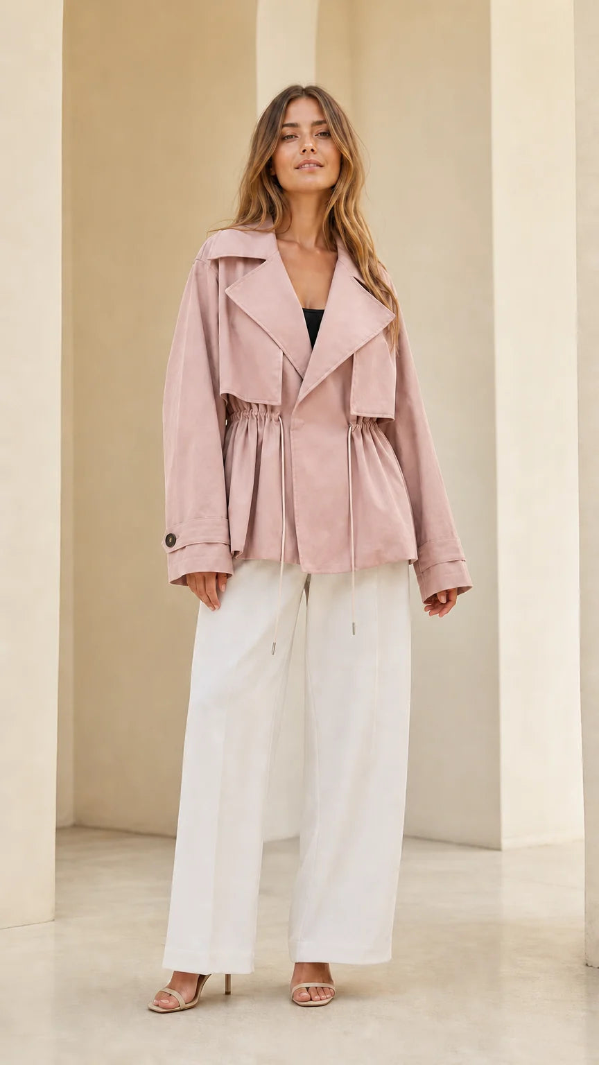 Chaqueta trench corta con cordón en la cintura