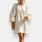Vestido con estampado floral en relieve