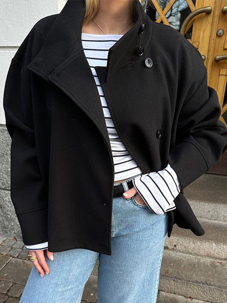 Chaqueta corta elegante y lujosa de doble botonadura