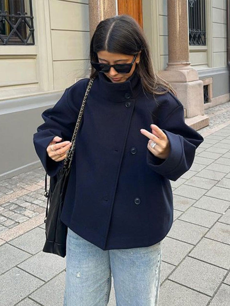 Chaqueta corta elegante y lujosa de doble botonadura
