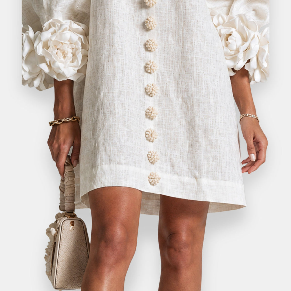 Vestido con estampado floral en relieve