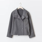 Chaqueta corta elegante y lujosa de doble botonadura