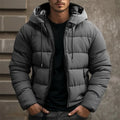 Chaqueta acolchada de invierno con capucha.