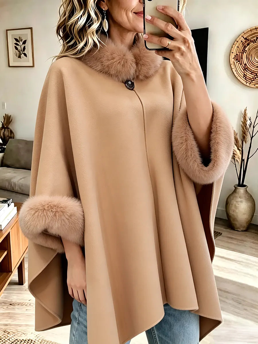 Capa elegante de lana con cuello de pelo
