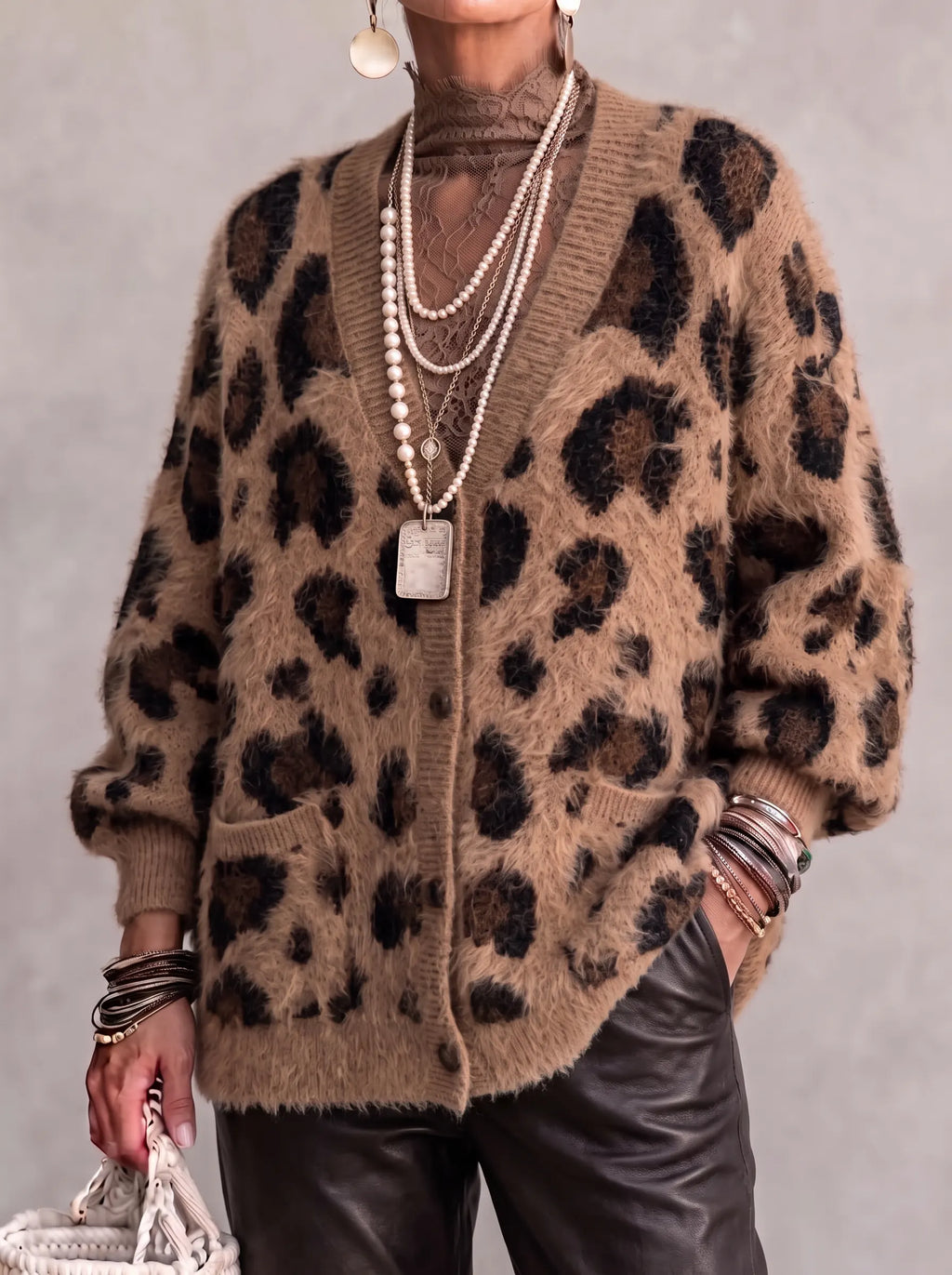 Cárdigan oversize de leopardo con botones