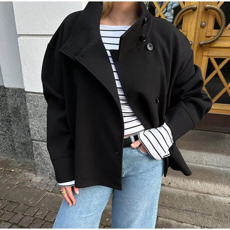 Chaqueta corta elegante y lujosa de doble botonadura